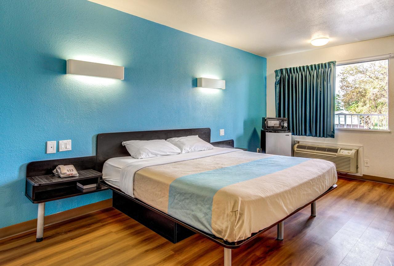 Motel 6 Waco - Lacy Lakeview Bellmead Bagian luar foto