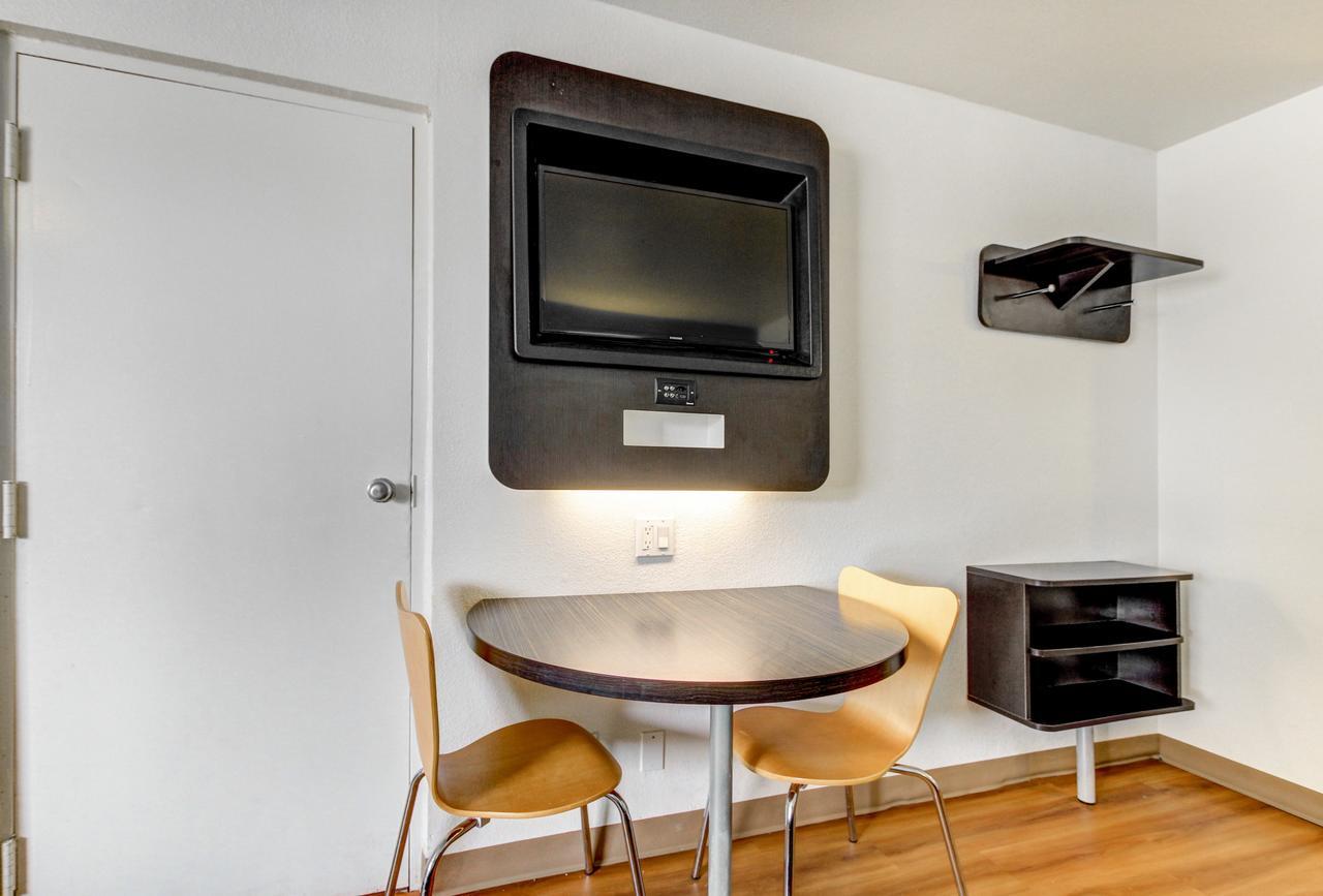 Motel 6 Waco - Lacy Lakeview Bellmead Bagian luar foto
