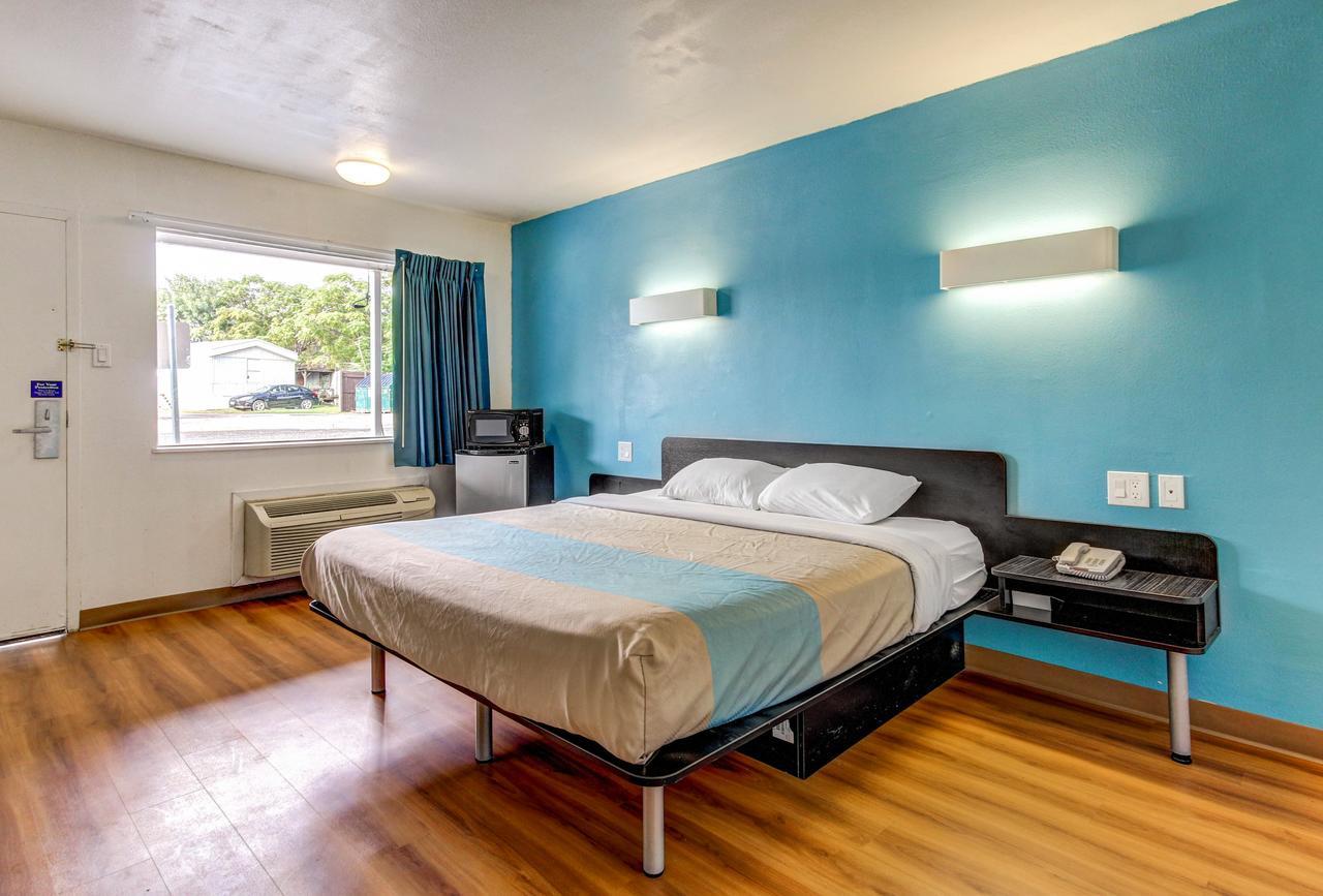 Motel 6 Waco - Lacy Lakeview Bellmead Bagian luar foto