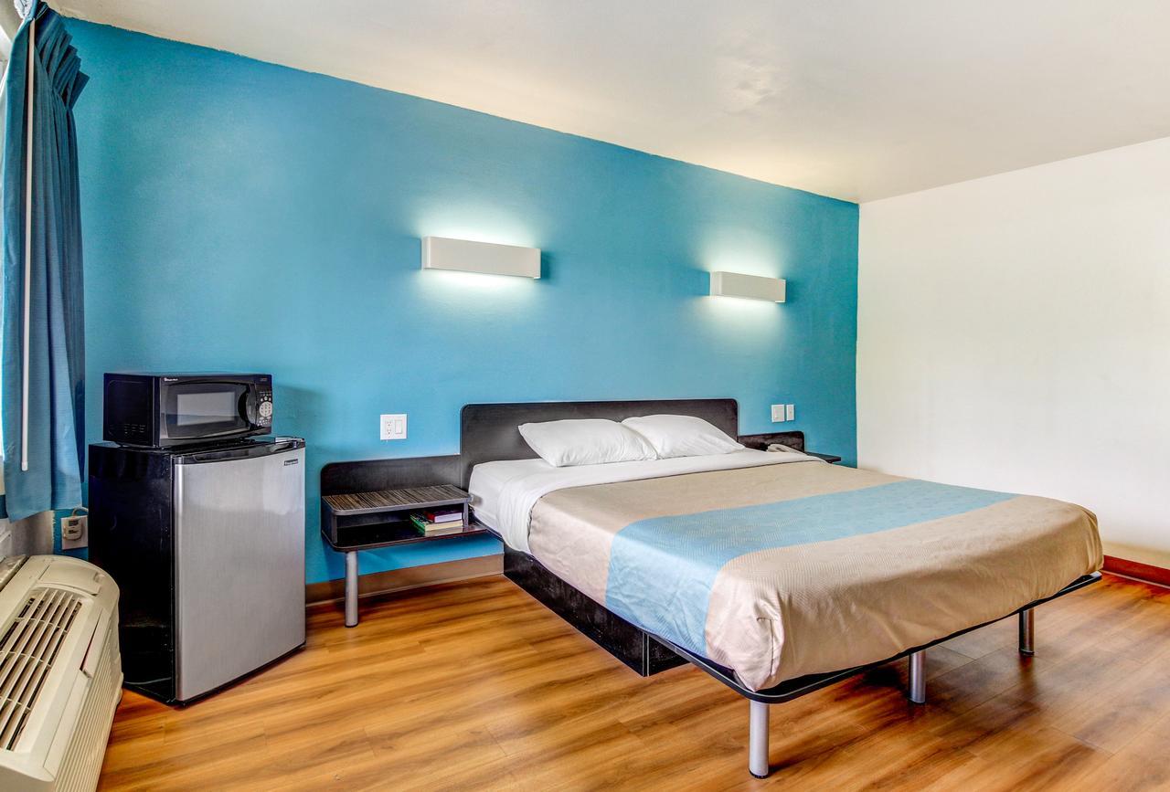Motel 6 Waco - Lacy Lakeview Bellmead Bagian luar foto
